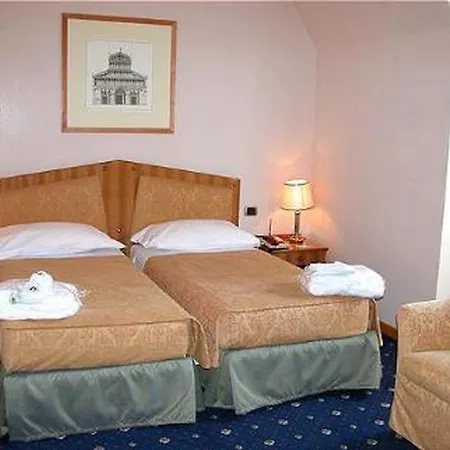 Hotel Nh Touring 4*