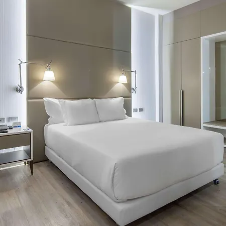 Hotel Nh Collection Touring 4*